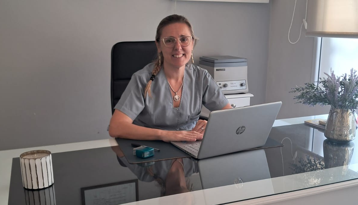 Dra. Soledad Moro en su consultorio